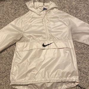 Womens nike windbreaker size small
